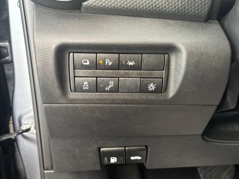 Used 2021 Nissan Kicks S FWD image 13