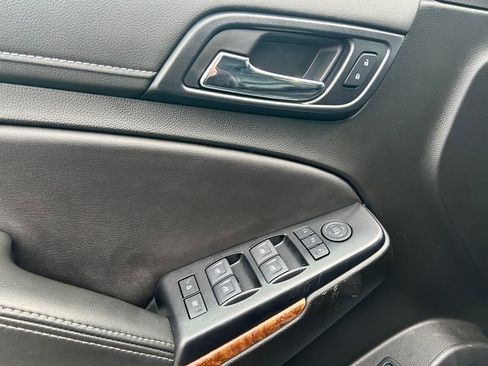Used 2020 Chevrolet Tahoe Premier w/ Premier 6.2L Value Package image 21