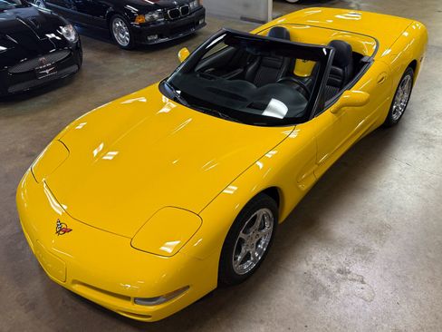 Used 2002 Chevrolet Corvette w/ Preferred Equipment Group2 image 9