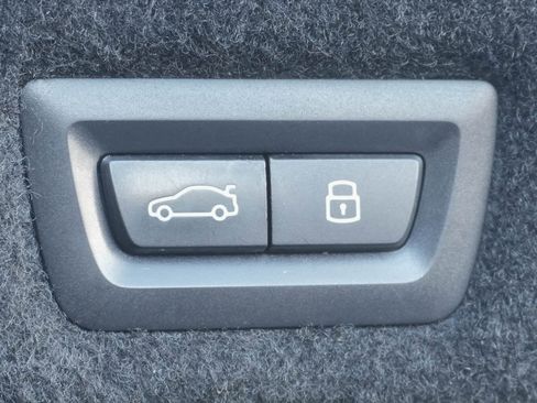 Certified 2023 BMW 740i image 35