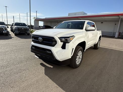 New 2026 Toyota Tacoma SR5 AWD/4WD image 30