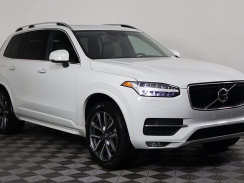 Used 2017 Volvo XC90 T6 Momentum w/ Vision Package AWD/4WD image 3