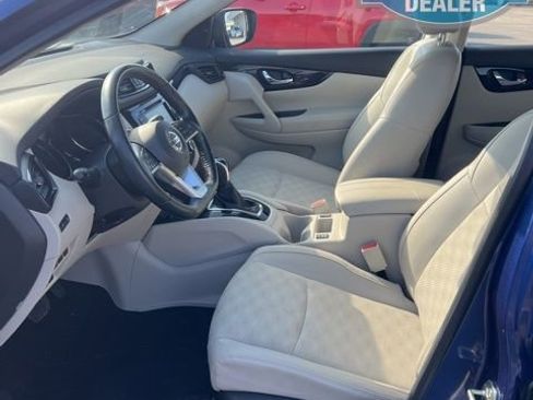 Used 2022 Nissan Rogue Sport SV w/ Technology Package image 8