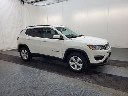 Used 2020 Jeep Compass Latitude w/ Popular Equipment Group AWD/4WD image 11
