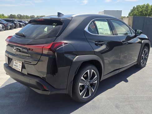 New 2026 Lexus UX 300h FWD image 10