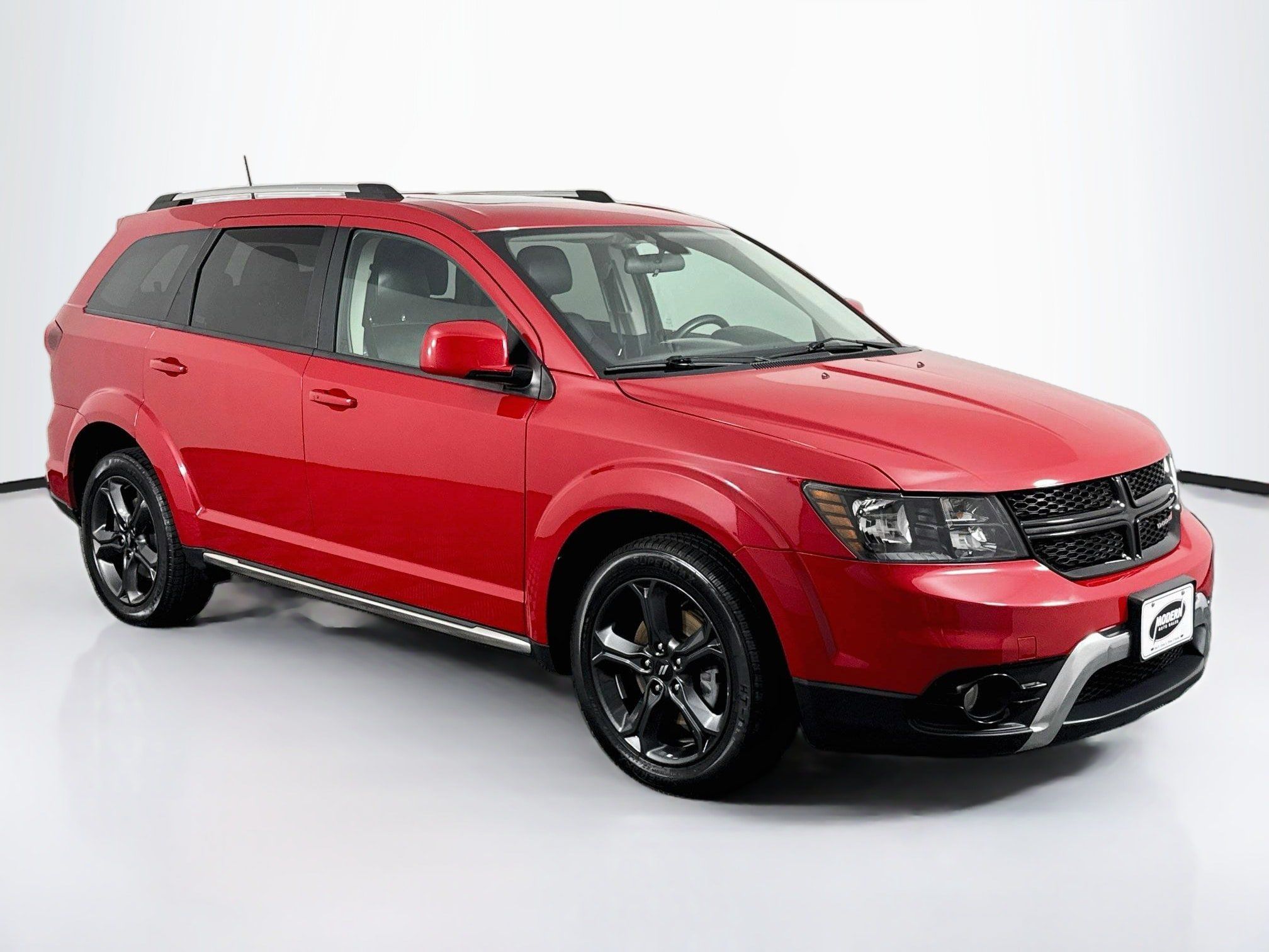 Used 2018 Dodge Journey Crossroad w/ Nav & Sun Group AWD/4WD image 2