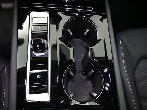 New 2026 Volkswagen Atlas SE image 9