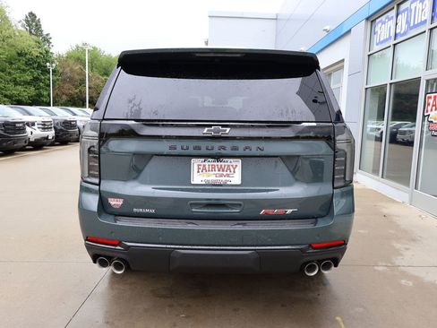 New 2026 Chevrolet Suburban RST w/ RST Capability Package AWD/4WD image 9