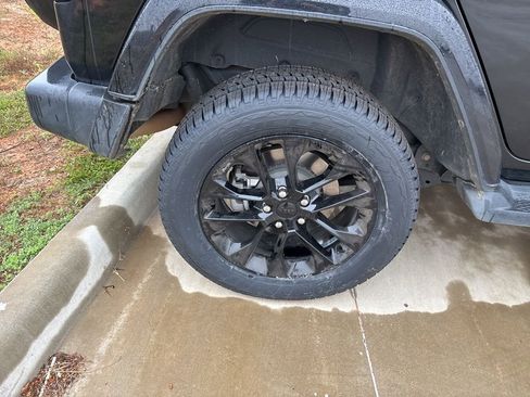 Used 2021 Jeep Wrangler Unlimited Sahara w/ Cold Weather Group image 6