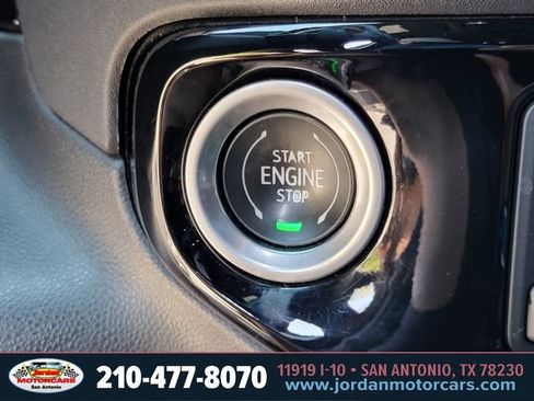 Used 2022 Chevrolet Silverado 1500 ZR2 w/ Technology Package image 24