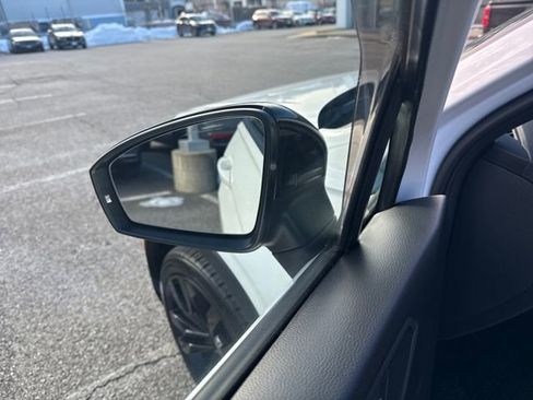 Certified 2021 Volkswagen Tiguan SE R-Line image 15