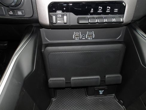 New 2026 RAM 1500 4x4 Crew Cab image 15