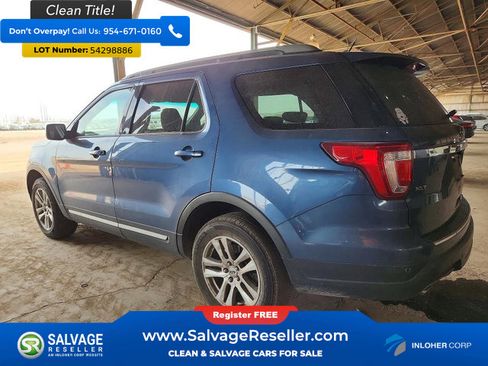 Used 2018 Ford Explorer XLT AWD/4WD image 3