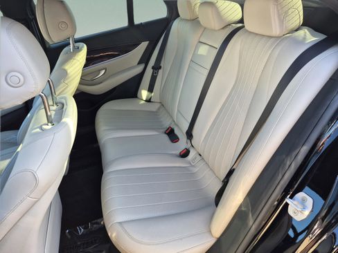 Used 2017 Mercedes-Benz E 300 image 19
