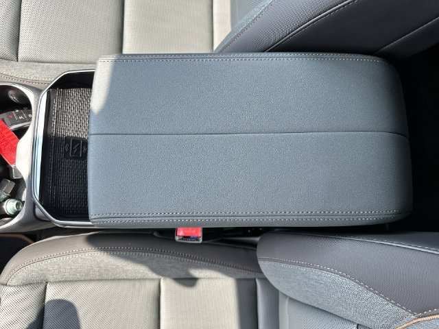 New 2026 GMC Terrain AT4 w/ Convenience Package III AWD/4WD image 32