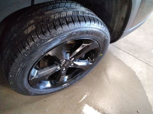 Used 2024 Jeep Grand Cherokee L Limited w/ Luxury Tech Group II image 20