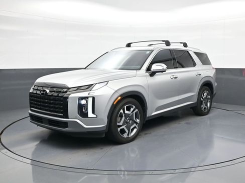 Used 2023 Hyundai Palisade SEL w/ Premium Package AWD/4WD image 3