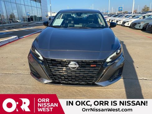Used 2025 Nissan Altima 2.5 SR image 8