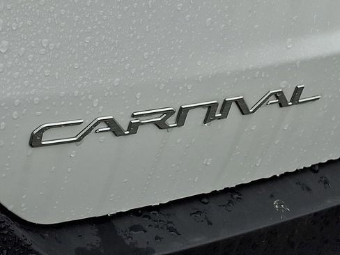 New 2026 Kia Carnival EX FWD image 14