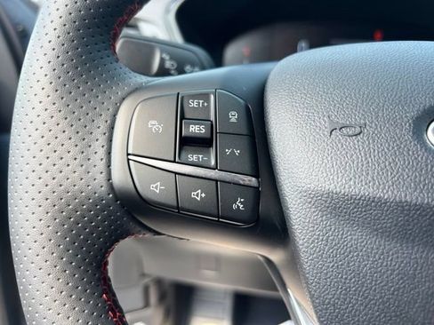 Certified 2024 Ford Escape ST-Line Select w/ Tech Pack #1 AWD/4WD image 9