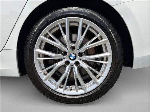 Used 2023 BMW 330i xDrive Sedan w/ Driving Assistance Package AWD/4WD image 7