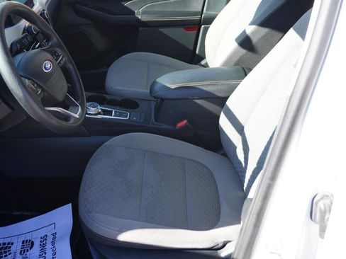 Used 2021 Ford Escape SE image 18