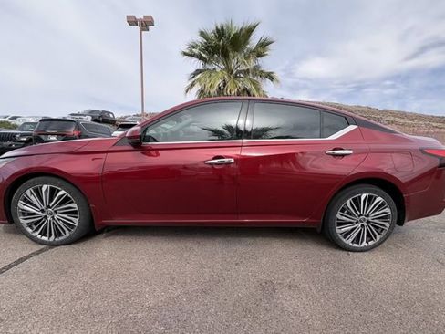 Used 2023 Nissan Altima 2.5 SL AWD/4WD image 2