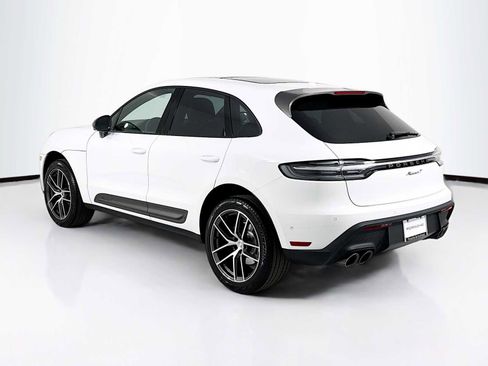 Certified 2025 Porsche Macan T image 3