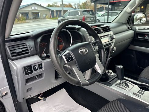 Used 2013 Toyota 4Runner SR5 image 13