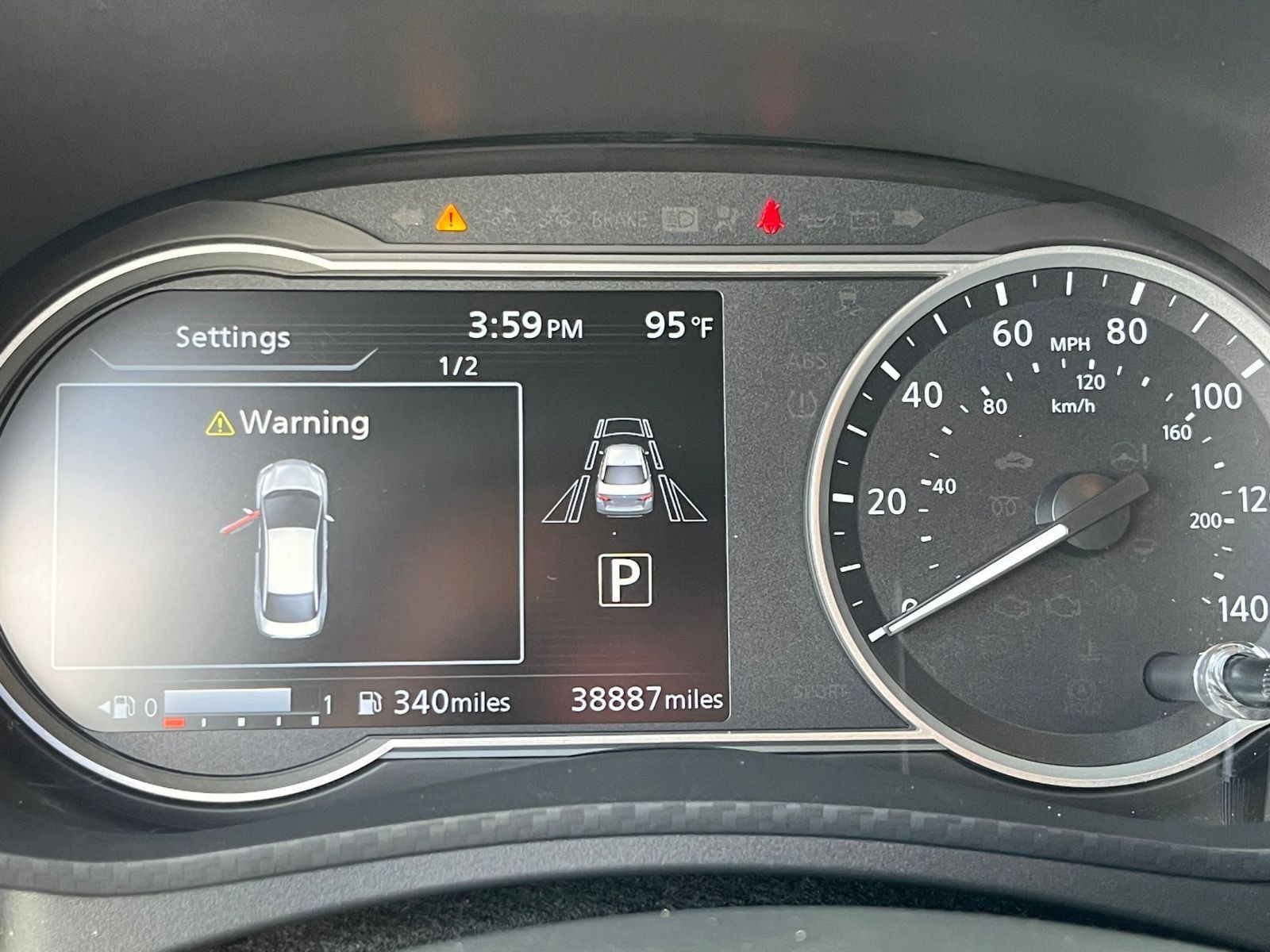 Used 2025 Nissan Versa SV FWD image 37