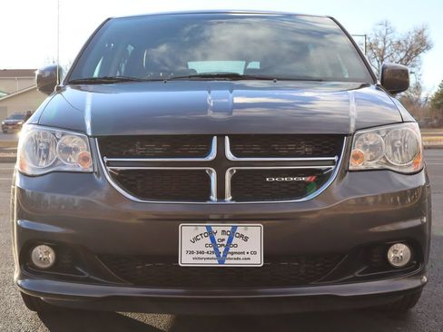 Used 2018 Dodge Grand Caravan SXT w/ Rear Park Assist Package image 13