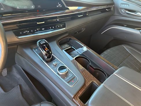 Used 2022 Cadillac Escalade ESV Sport Platinum w/ LPO, ONYX Package image 37