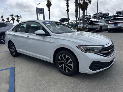 Used 2022 Volkswagen Jetta S image 3