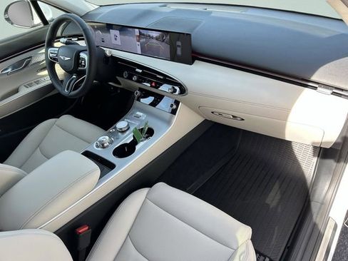 New 2026 Genesis GV70 2.5T Select AWD/4WD image 18