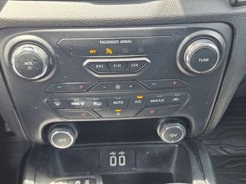 Used 2021 Ford Ranger Lariat w/ Tremor Off-Road Package AWD/4WD image 23