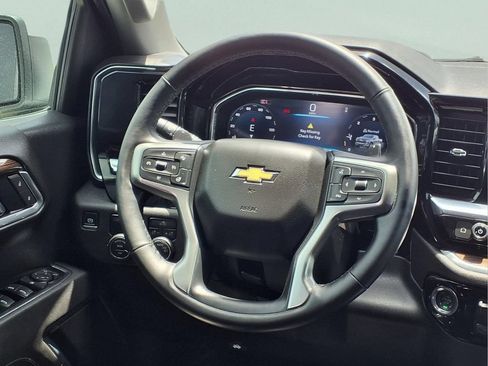 Used 2025 Chevrolet Silverado 1500 LT RWD image 11