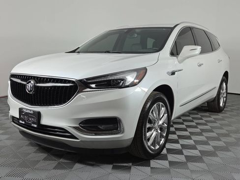 Used 2020 Buick Enclave Essence w/ Sound and Sites Package FWD image 3