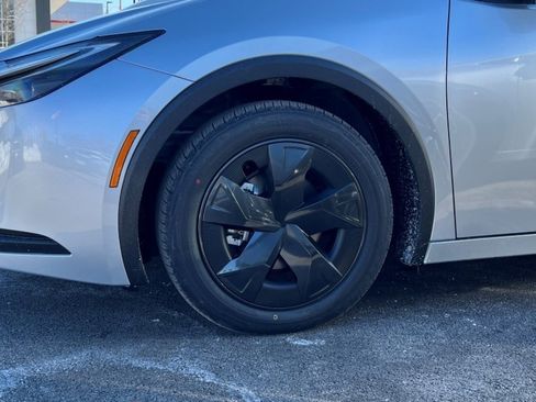 New 2026 Toyota Prius LE image 5