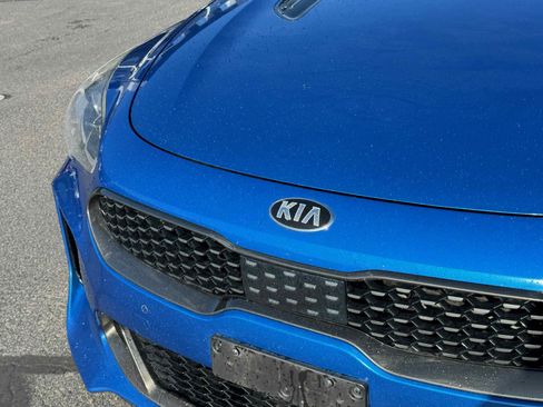 Used 2018 Kia Stinger GT2 image 12