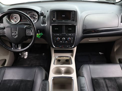 Used 2018 Dodge Grand Caravan SXT FWD image 26