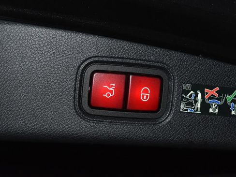 Used 2023 Mercedes-Benz E 450 4MATIC Coupe image 32