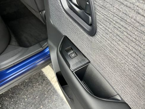 Used 2023 Nissan Rogue S image 62