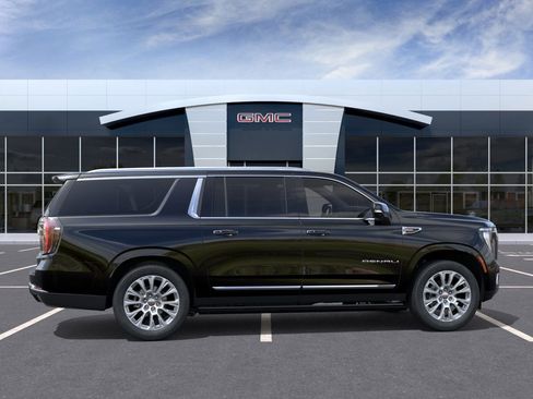 New 2026 GMC Yukon XL Denali w/ Sun & Power Step Package AWD/4WD image 5