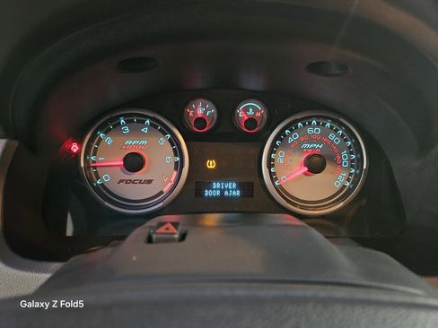 Used 2010 Ford Focus SE image 26