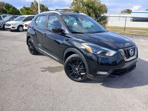 Used 2020 Nissan Kicks SR w/ SR Premium Package FWD image 1