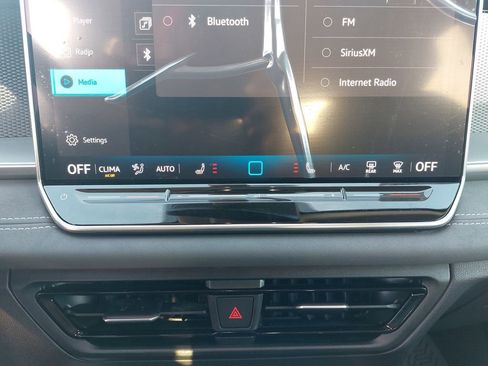 New 2026 Volkswagen Tiguan SE image 17