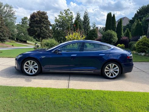 Used 2015 Tesla Model S 70D AWD/4WD image 9