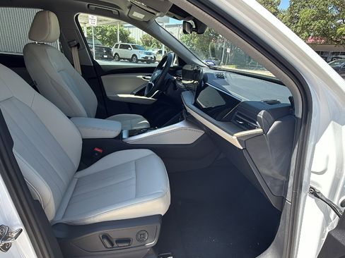 Used 2025 Audi Q5 Premium w/ Convenience Package AWD/4WD image 32
