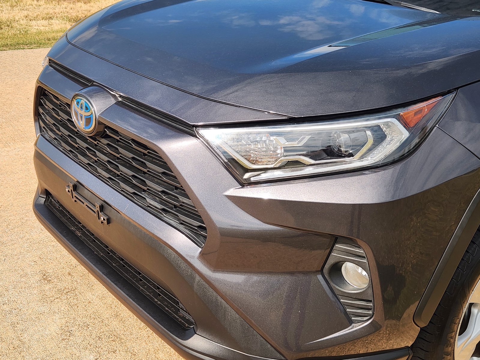 Used 2020 Toyota RAV4 XLE AWD/4WD image 10