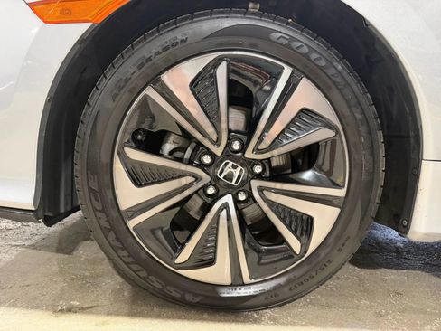 Used 2018 Honda Civic EX image 19